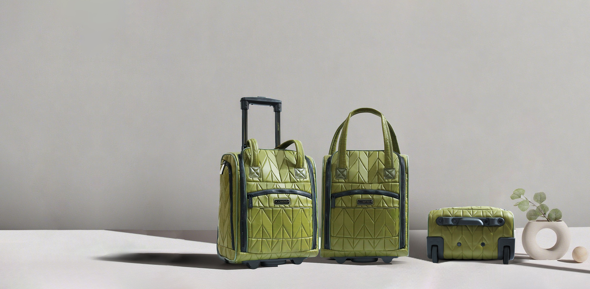 Pinghu Huacheng Succase & Bag Co., Ltd.